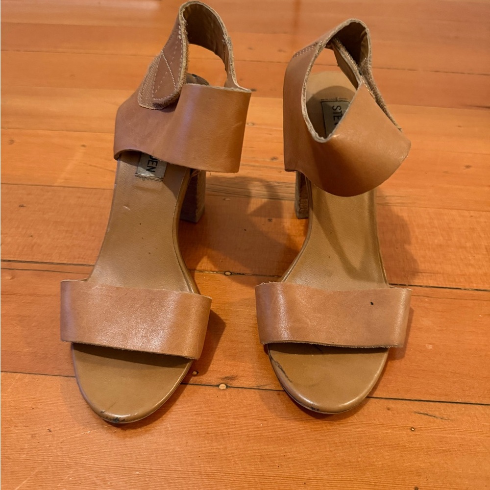 Steve Madden Leather Tan Heels